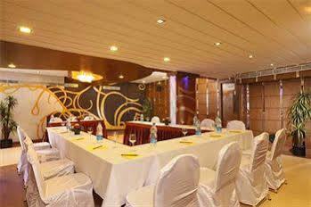 The Nines Business Hotel Bangalore Bagian luar foto