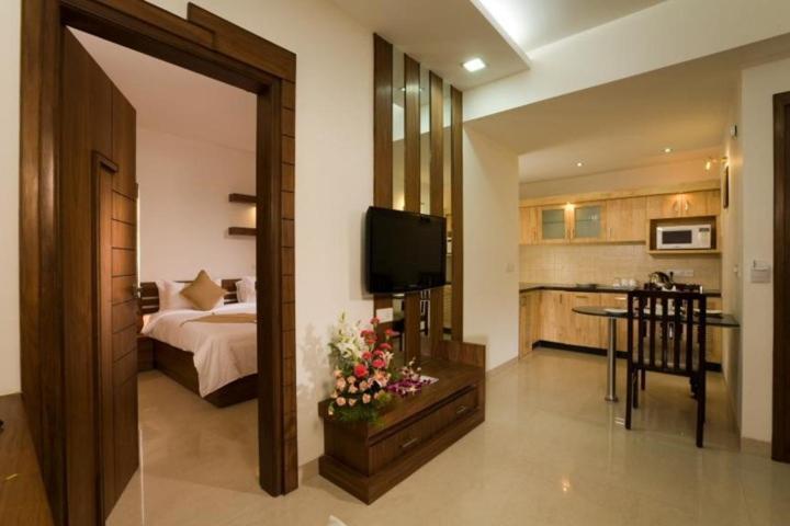 The Nines Business Hotel Bangalore Bagian luar foto